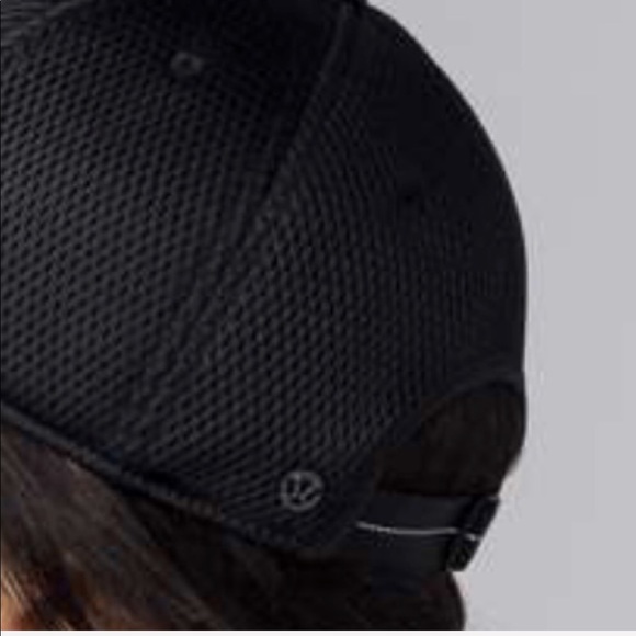 Lululemon Baller Hat *Mesh Black NWT O/S - Picture 3 of 3